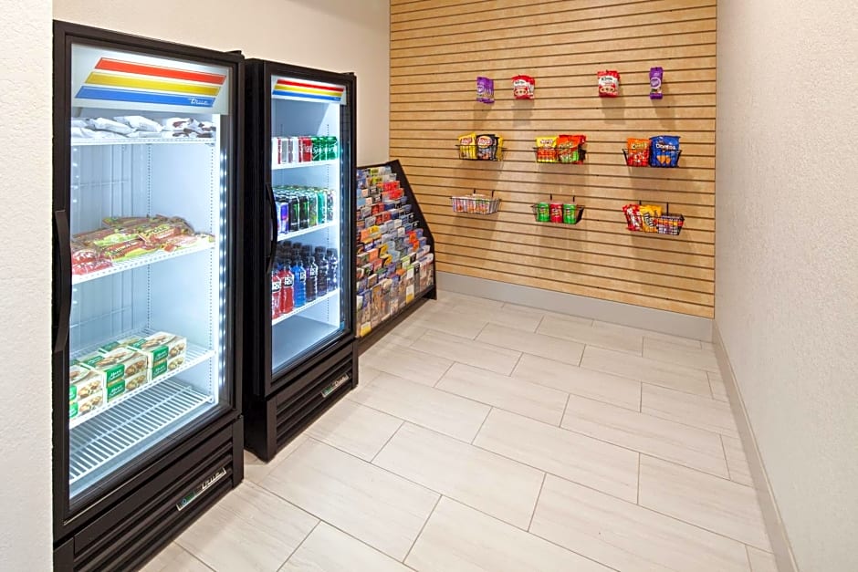 Holiday Inn Express & Suites Rancho Mirage By IHG