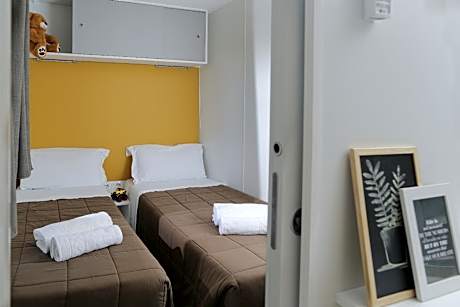 3 Bedroom with 2 Bathroom Apartment