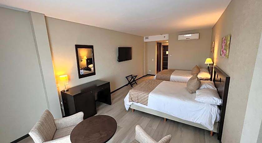 Howard Johnson Funes