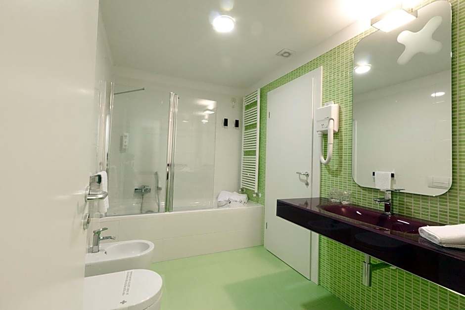 VELANERA Hotel & Restaurant