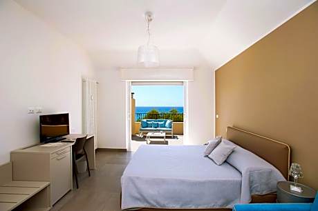 King Room with Spa Bath