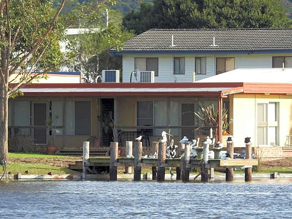 Lake Edge Apartments
