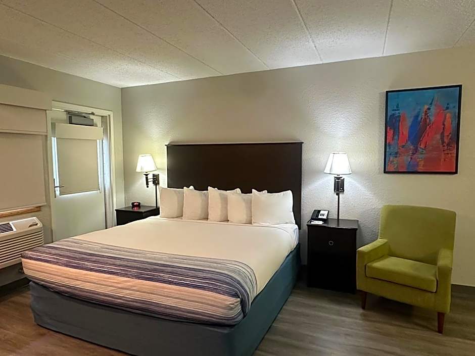 AmericInn by Wyndham Menominee
