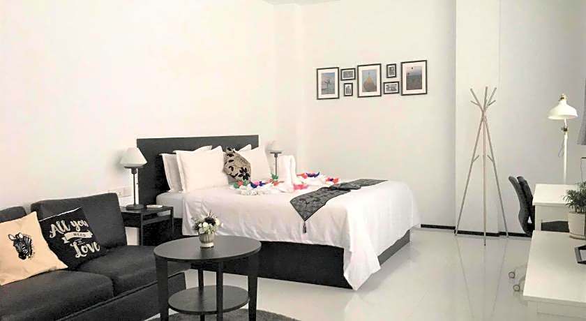 YAMA HOTEL & ROOFTOP BAR