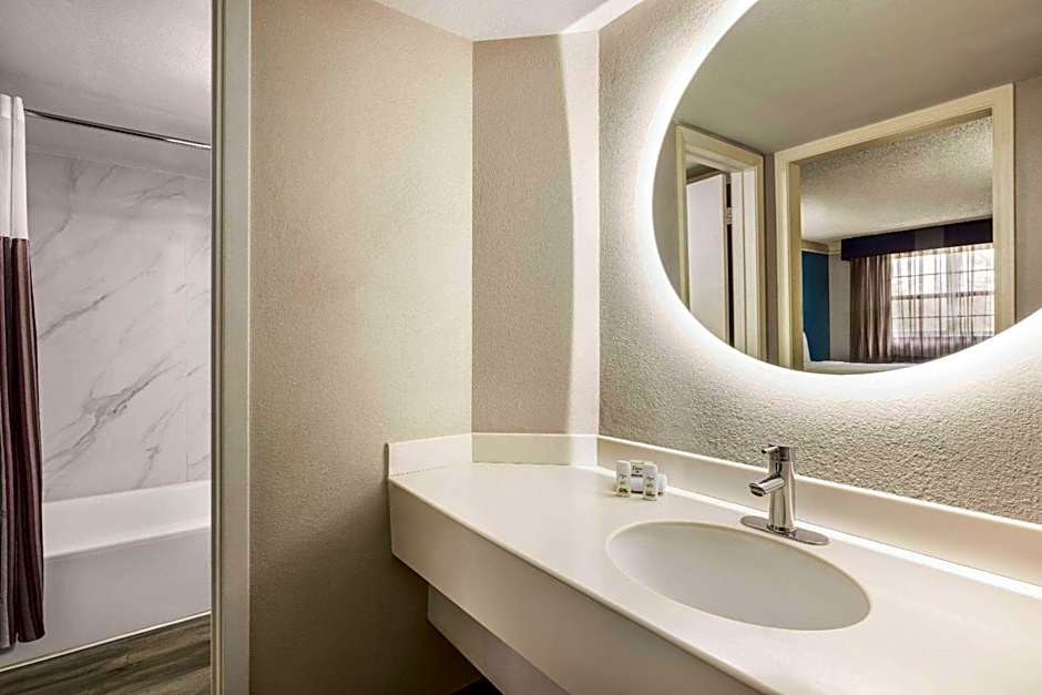 La Quinta Inn San Antonio I-35 N at Toepperwein