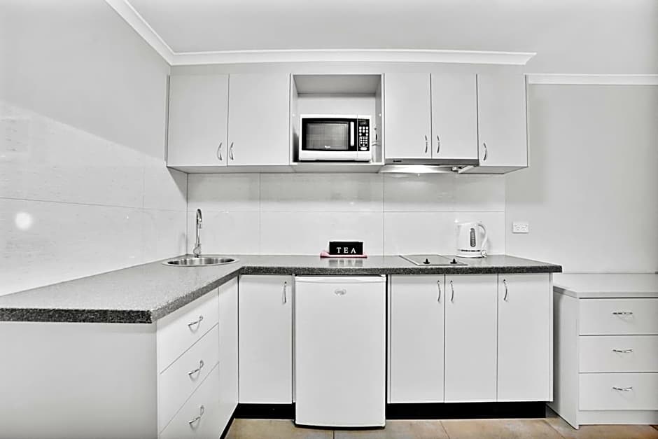 Carlton Lygon Lodge Studio Apartments