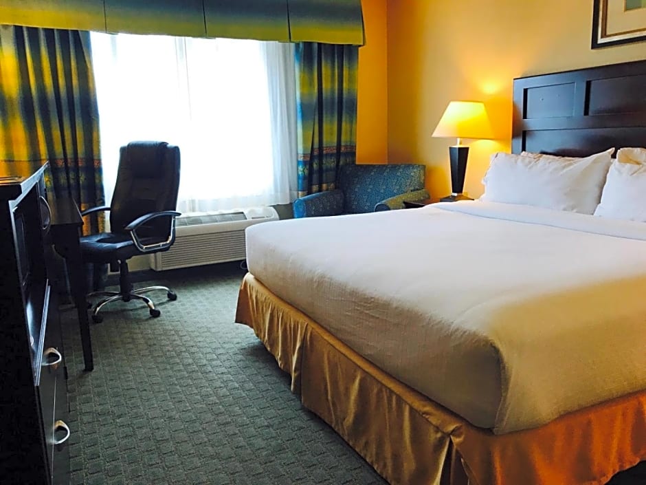 Holiday Inn Express Fort Bragg By IHG