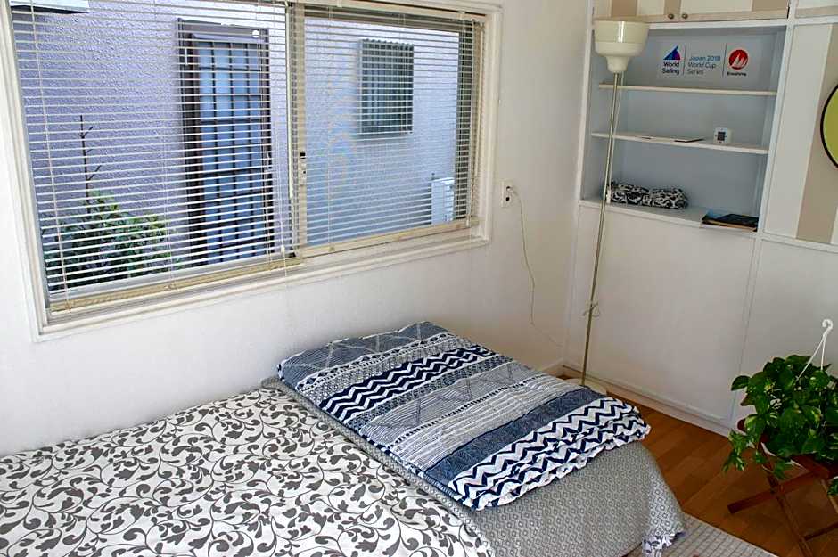 EMS Enoshima クラシックゲストハウス 寝室は個室 犬OK