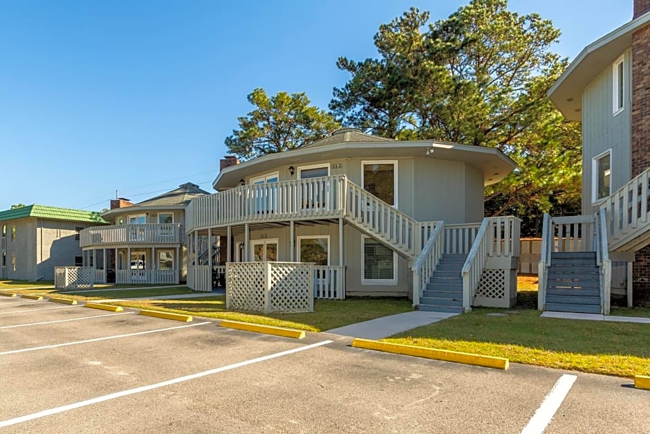 Country Club Villas