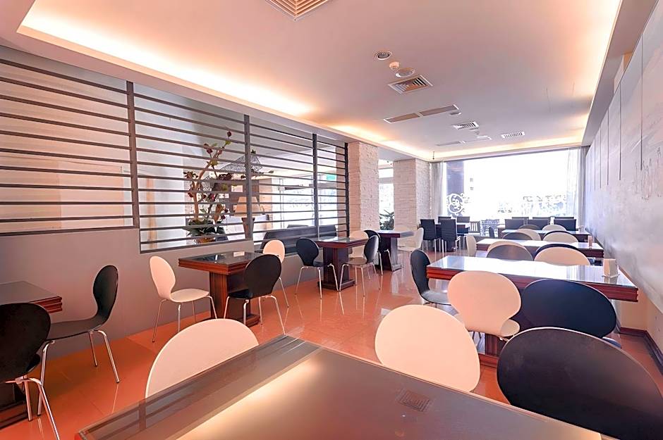 Waugh Den Business Hotel