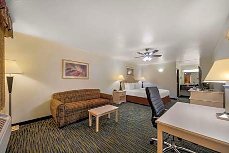 One-Bedroom King Room - Non-Smoking