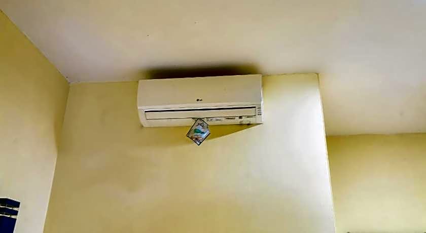 OYO Life 91027 Note Hotel Syariah
