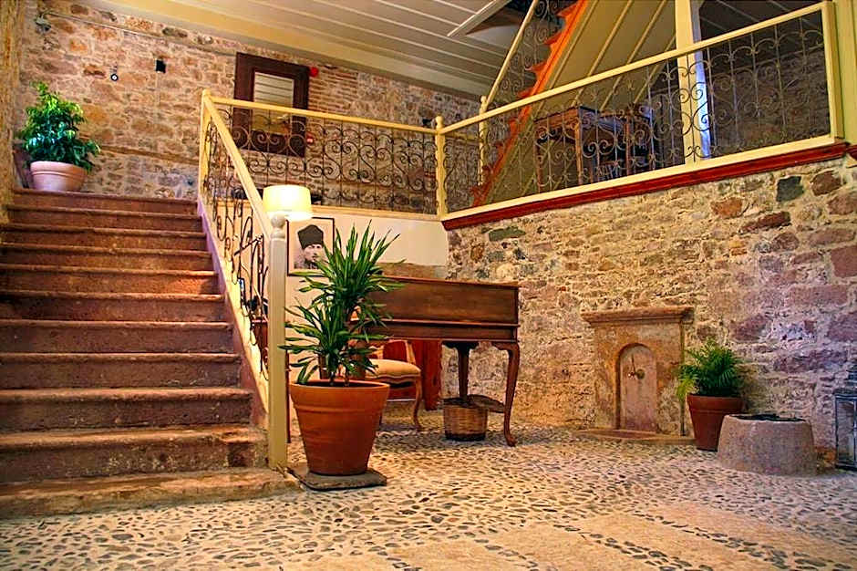 Macaron Mansion, Ayvalik