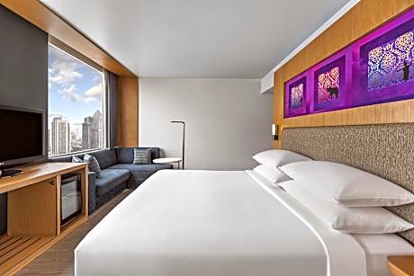 Urban King Room with City View