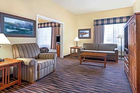 Executive King Suite - Non-Smoking