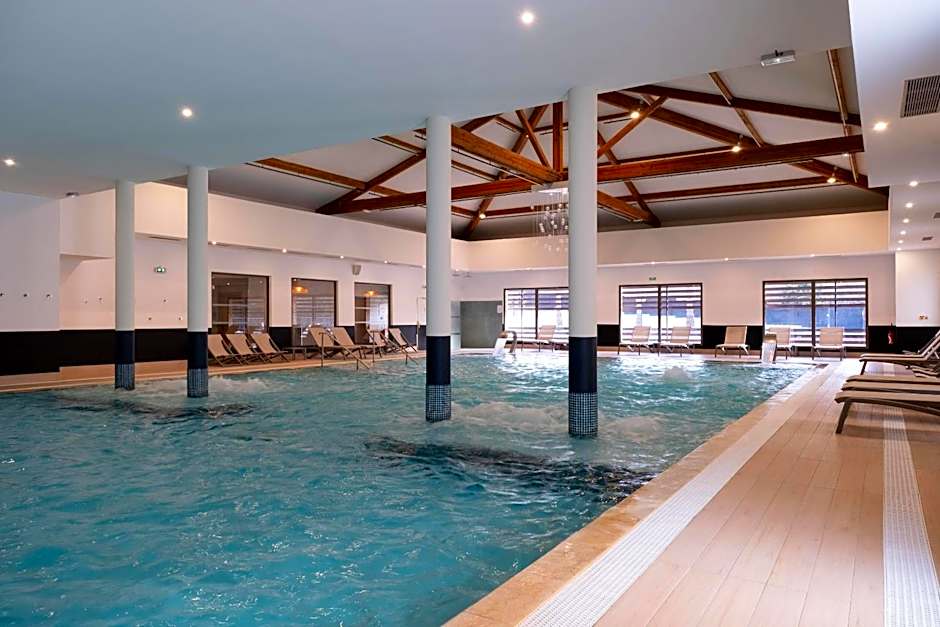 Zenitude Hotel la Valadiere, an Ascend Collection Hotel