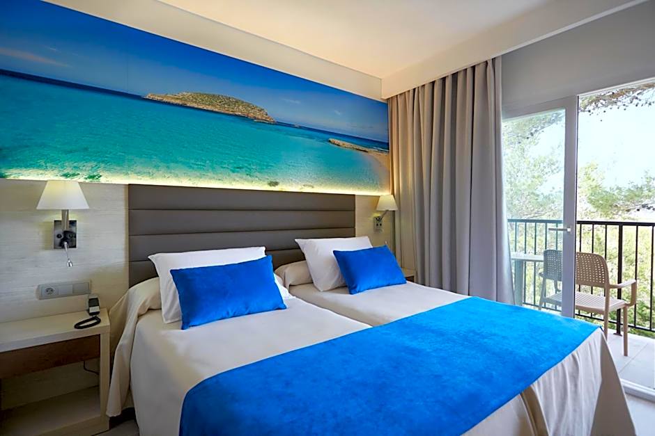 Invisa Hotel Club Cala Blanca