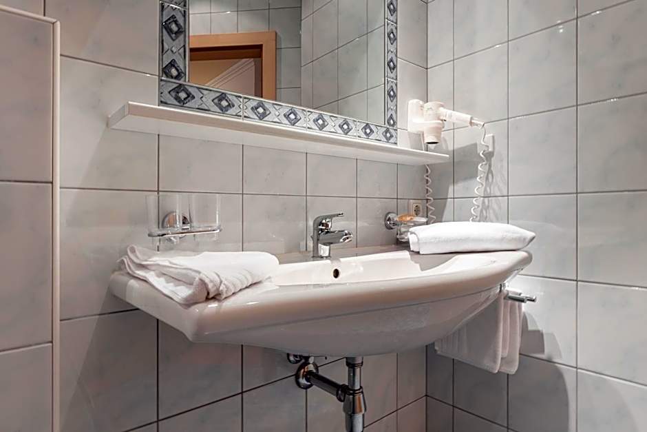 SCHMID Rooms & Apartments