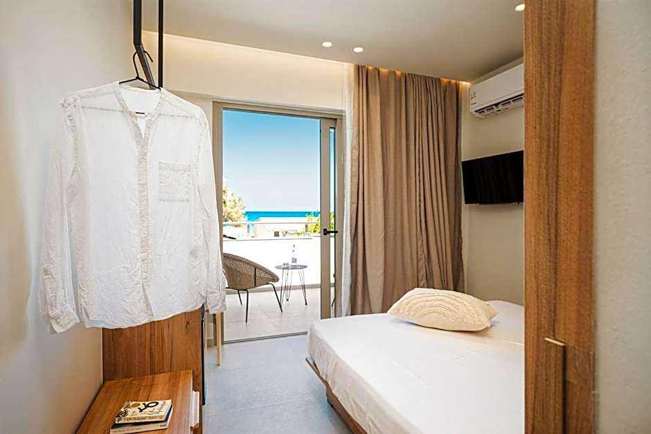 Palm Tree Beach Suites, by ZanteWize