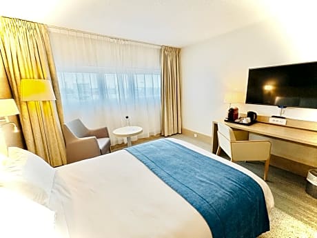 1 Queen Bed, Superior Room, Welcome Drink, Chocolate Bar,