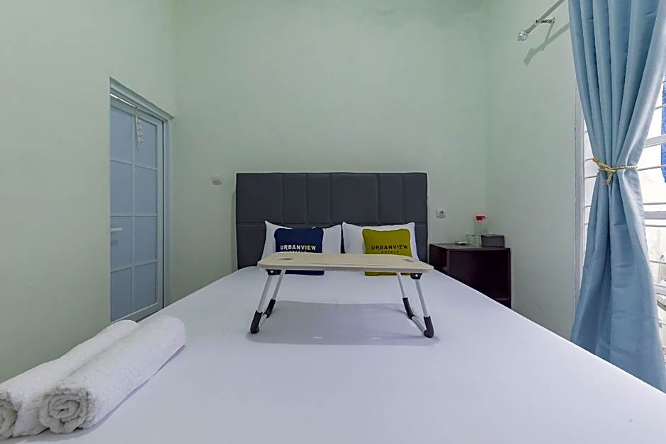 Urbanview Hotel Nakasya Burangrang