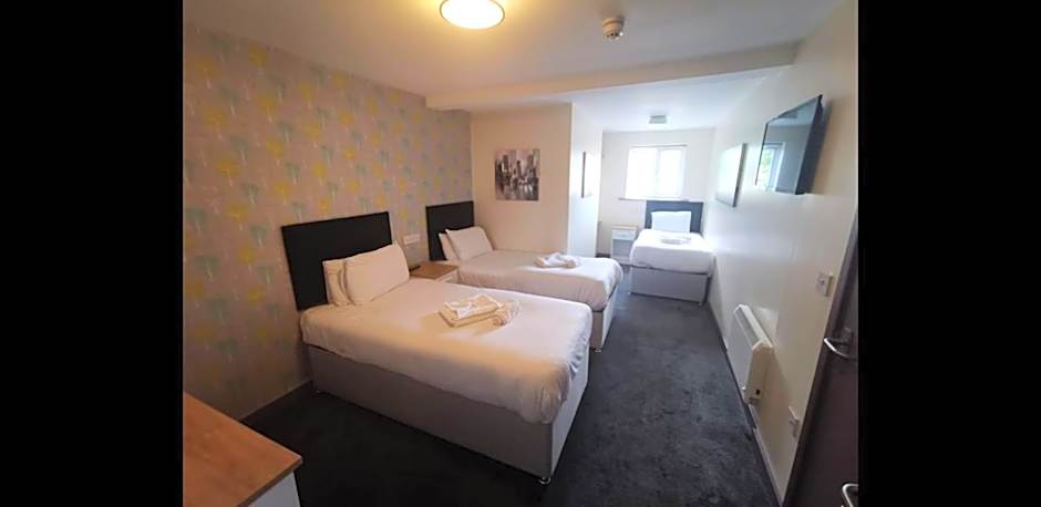 The Avenue Club and Lodge