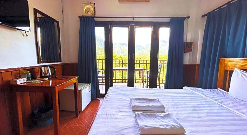 Domon Riverside Hotel