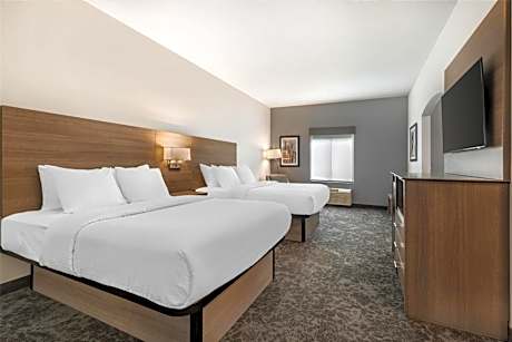 Queen Suite with Two Queen Beds, Roll-In Shower and Sofa Bed - Disability Access/Non-Smoking