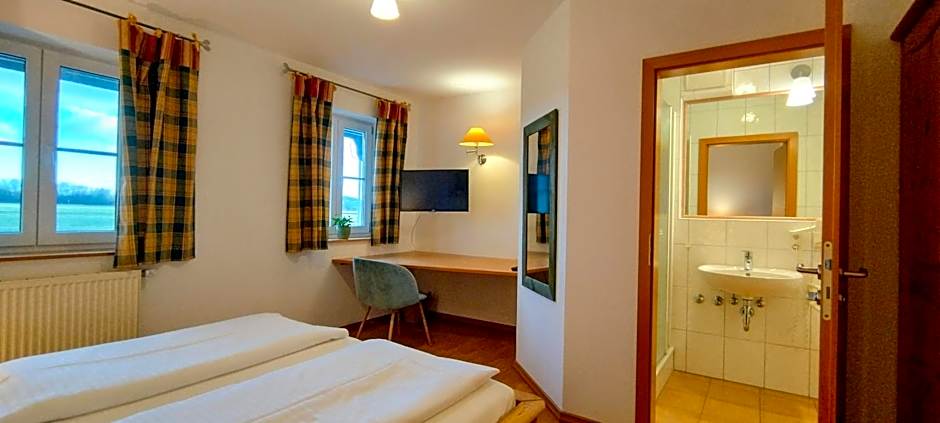 Photo 1 of 4 of Double Room