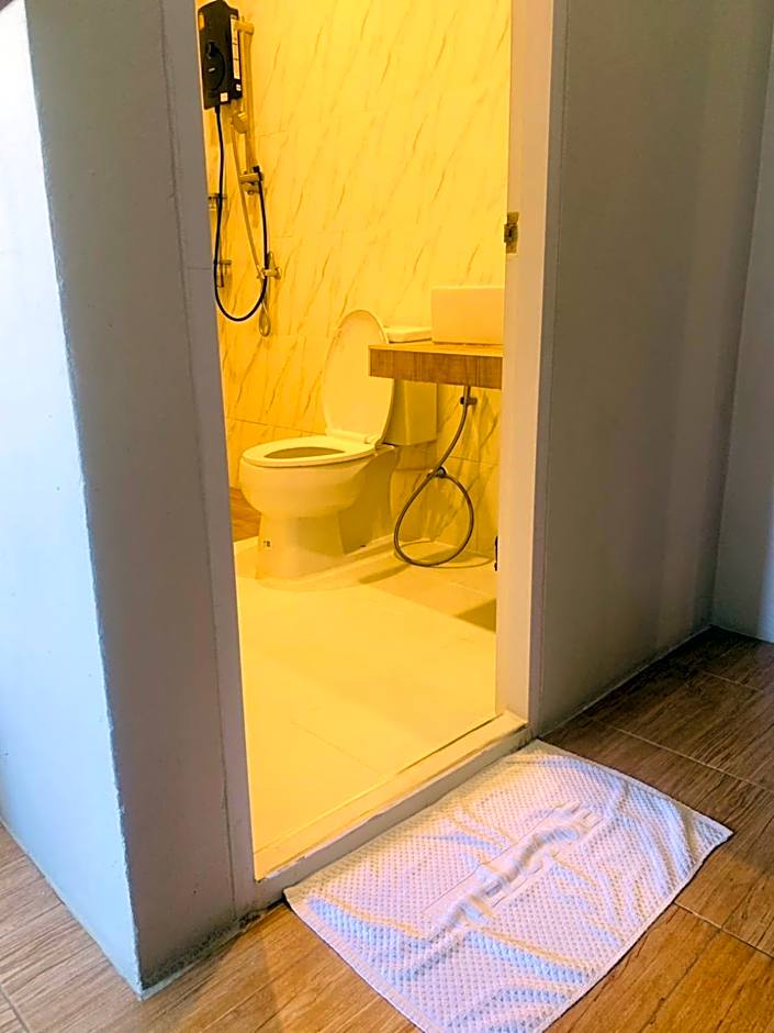 โรงแรมควีนส์ (Queen)