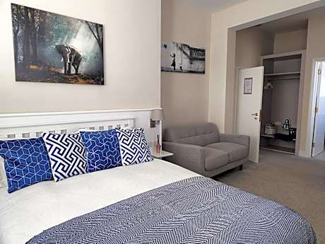 Deluxe Double Room with Shower