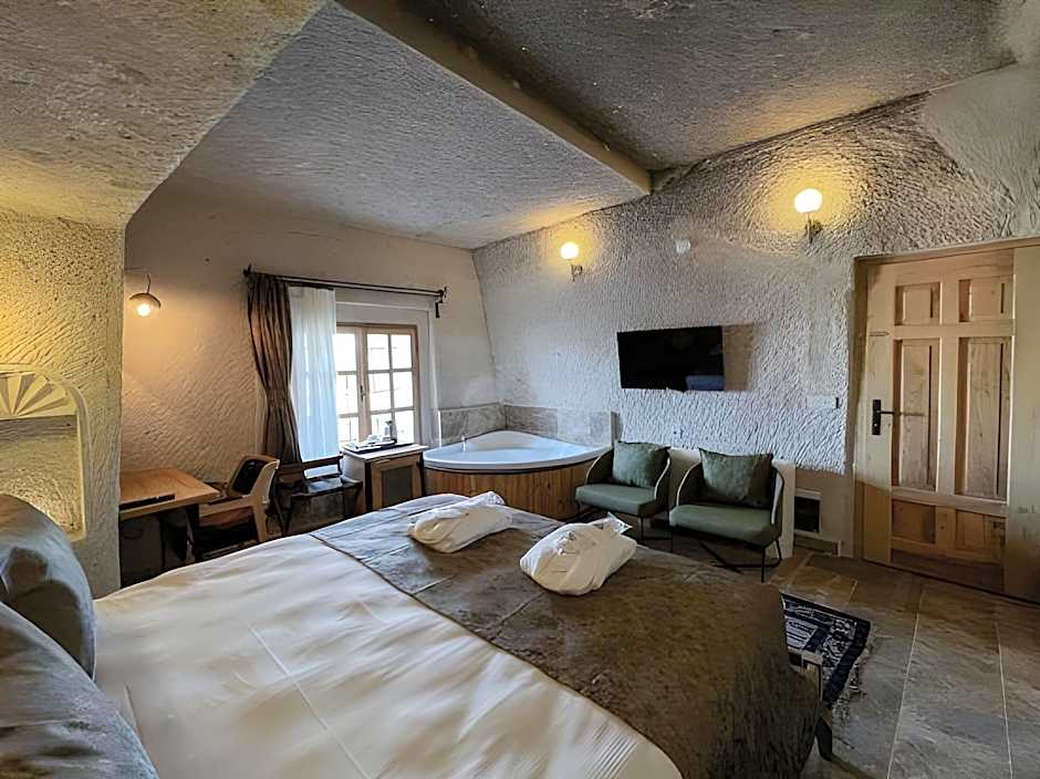 Cave Hotel Saksagan