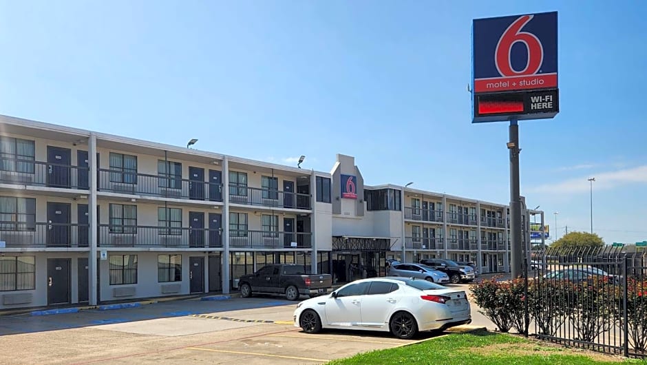 Motel 6 Houston, TX - Medical Center - NRG Stadium