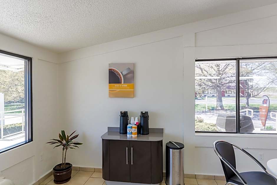 Travelodge by Wyndham Essington / Philadelphia Airport