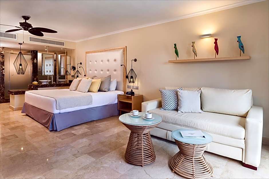 Photo 1 of 4 of Junior Suite, Beachside