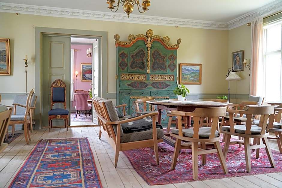 Kongsvold Fjeldstue by Frich`s