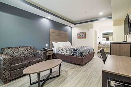 Standard King Room - Non-Smoking