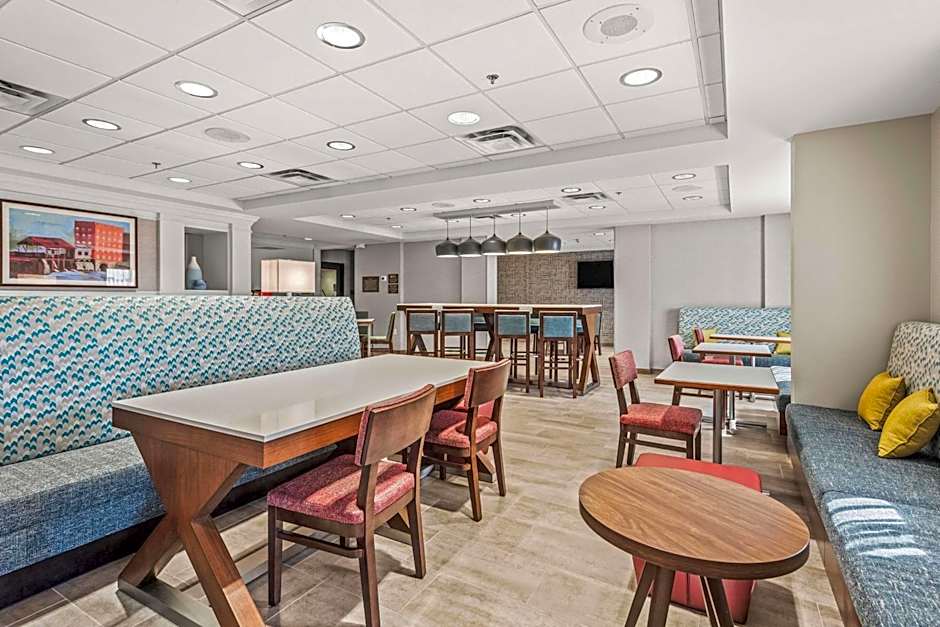 Hampton Inn By Hilton Columbus-North