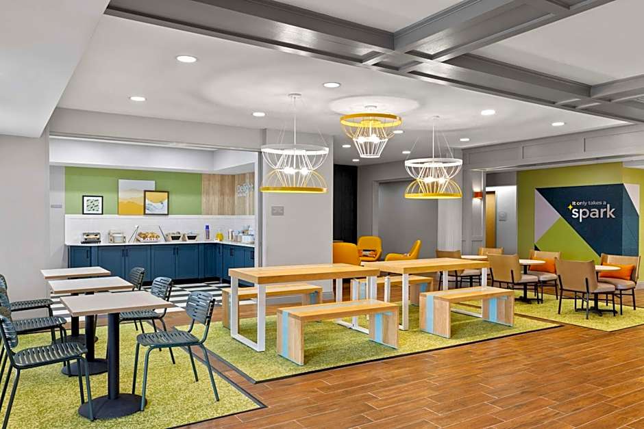 Spark by Hilton Newcomerstown