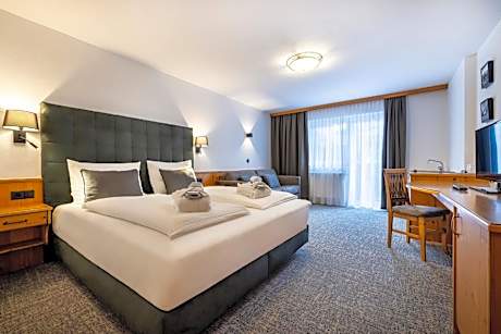 Quadruple Room with Terrace