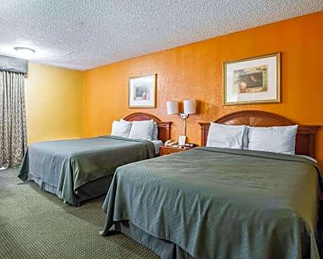 Queen Room with Two Queen Beds - Non-Smoking