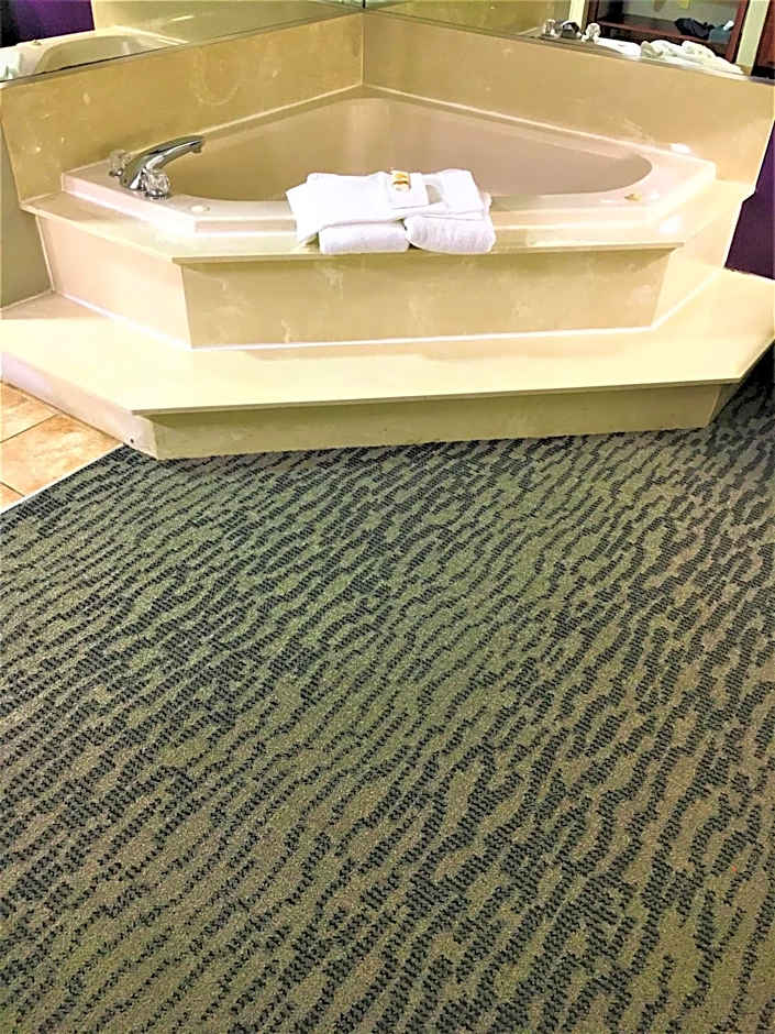 La Quinta Inn & Suites by Wyndham Louisville East