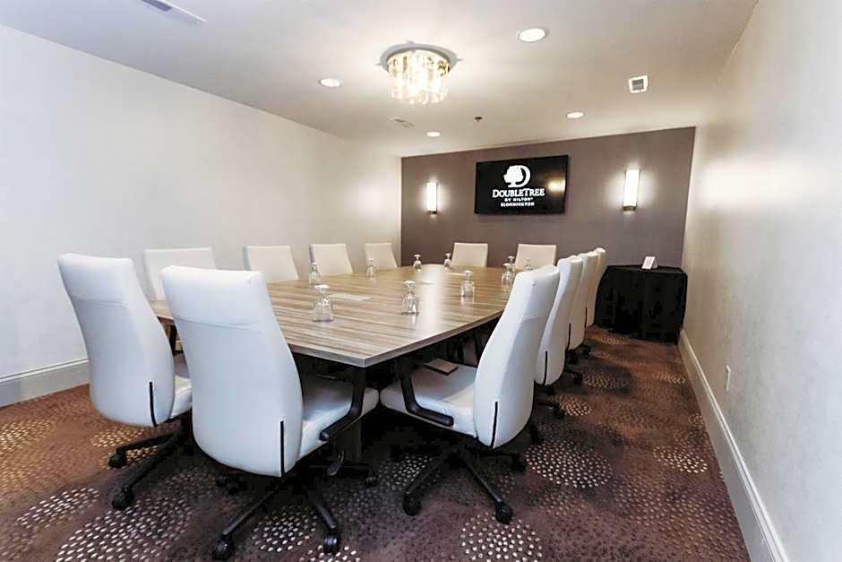 DoubleTree By Hilton Hotel Bloomington