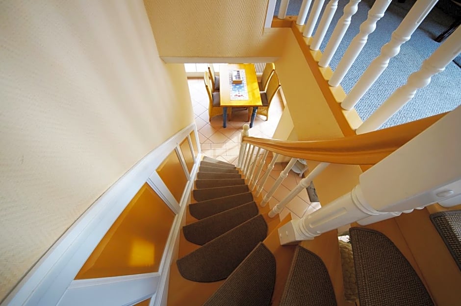 Yacht- , und Reisemobilhafen "Historisches Fährhaus" Wendenschloss