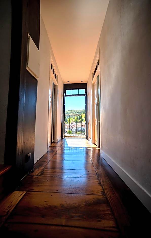 Inn Door 21 - Hostel & Suite