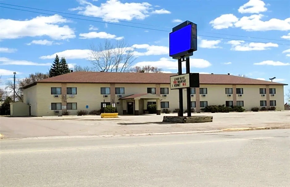 OYO Hotel Pipestone MN, Canterbury Park