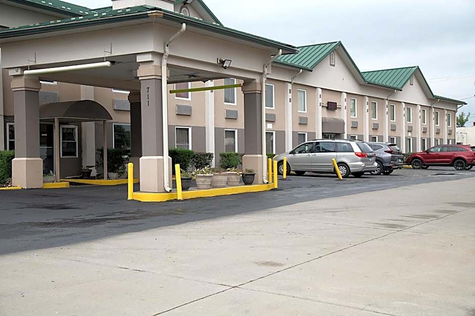 Country Garden & Suites-Benton