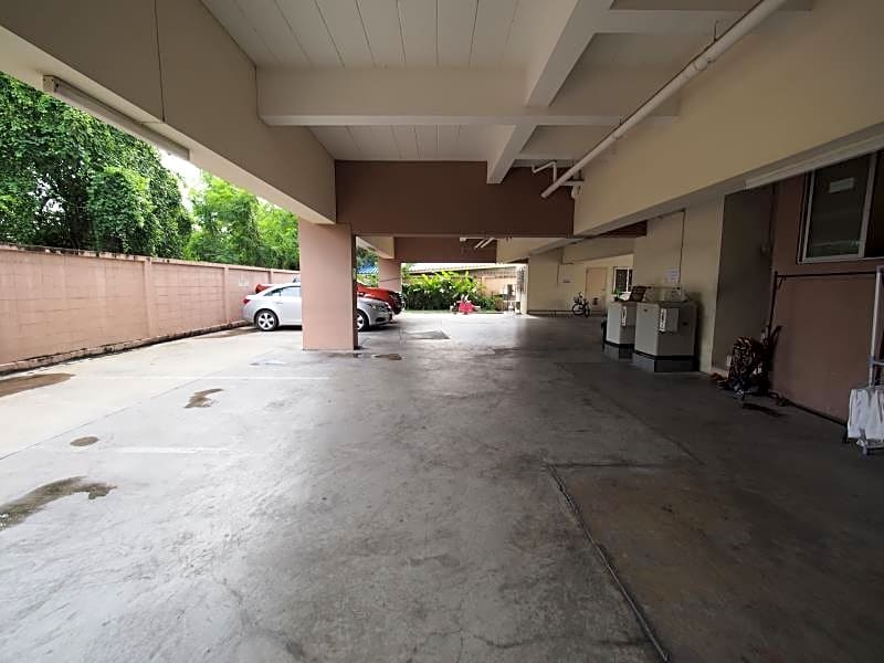 Thanapa Place – Bangkok, NY