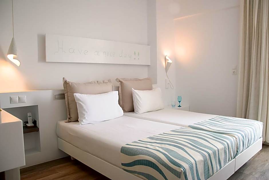 Kouros Seasight Hotel