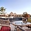 Pyramid Front Hotel